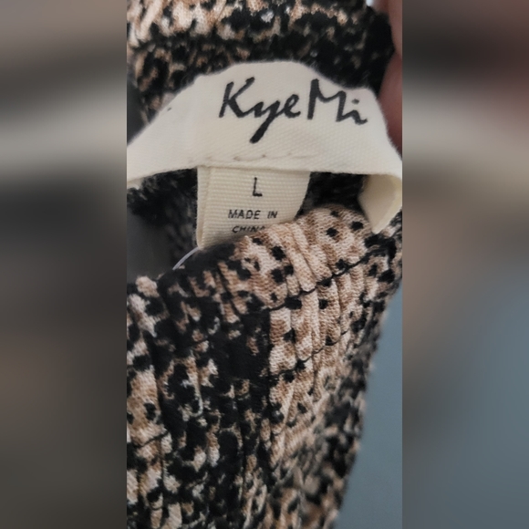 Kye Mi Snakeskin Print Romper NWT - Picture 7 of 12